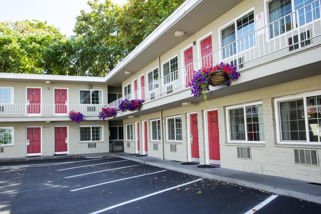 Campus Inn & Suites Eugene Downtown Extérieur photo
