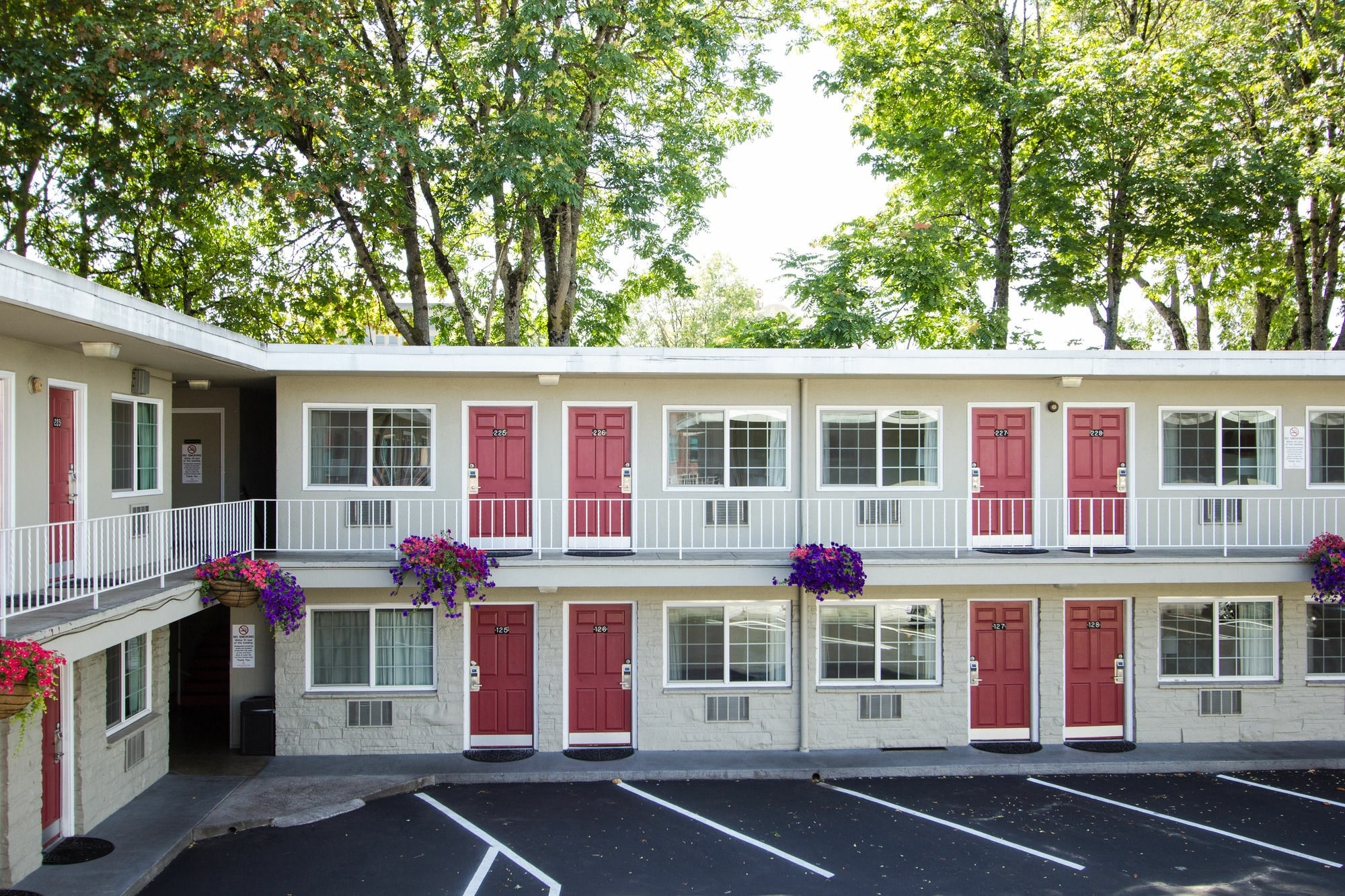 Campus Inn & Suites Eugene Downtown Extérieur photo
